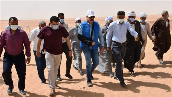 محافظ أسوان فى زيارة