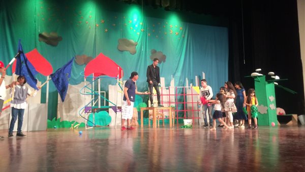 العرض المسرحي 