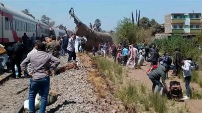 النيابة العامة تؤكد عدم وجود السائق ومساعده بكابينة القيادة في حادث قطاري سوهاج