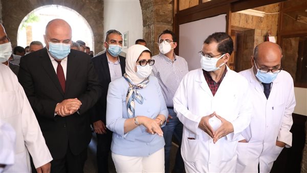 جانب من زيارة وزيرة