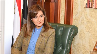 وزيرة الهجرة: الحالة الصحية للاعب منتخب مصر السابق منعت عودته إلى أرض الوطن 