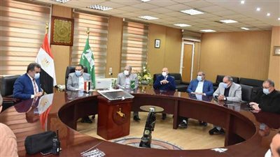 اجتماع طبي تنفيذي لحسم إجراءات مواجهة الموجة الثالثة من كورونا بالشرقية (صور)