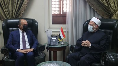 مفتي الجمهورية يستقبل السفير الأردني بالقاهرة ويهنئ الملك عبد الله بمئوية المملكة