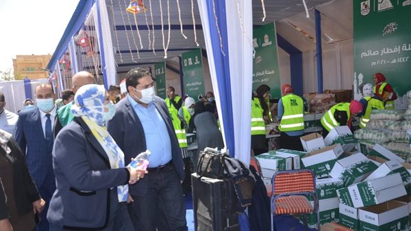 جانب من توزيع المواد