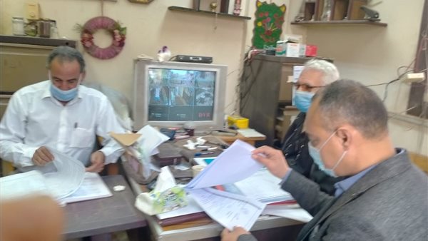 إحالة العاملين بمركزين