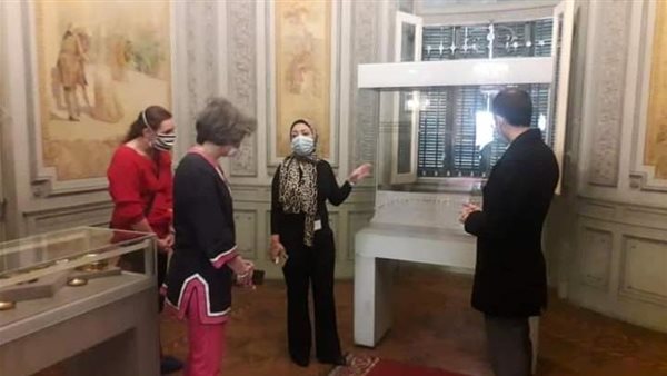 زوجة قائد القوات