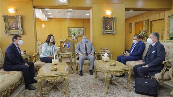 وزير القوى العاملة