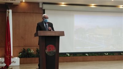 محافظ بورسعيد يستعرض خطة الصيانة الشاملة لعدد من المدارس