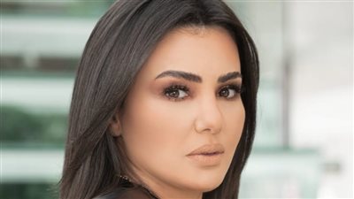 وجه القمر دينا فؤاد تفاجئ الجمهور بشخصيتها في 
