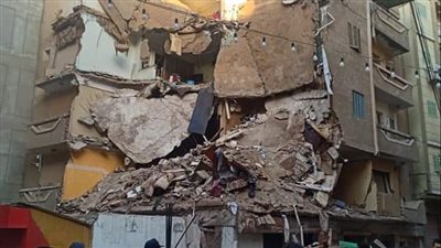 انهيار عقار بدمنهور.. ورئيس المدينة: صادر له قرار إزالة في 2018 (صور)