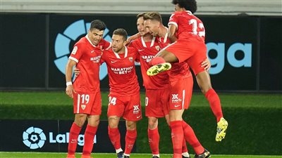 إشبيلية يفوز على سيلتا فيجو برباعية في مباراة مثيرة بالليجا 