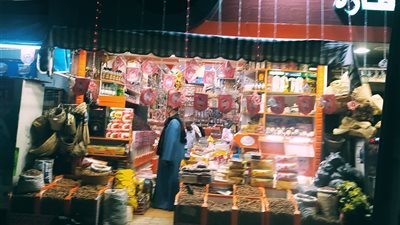 الفوانيس والأضواء..  شوارع الأقصر تتزين ابتهاجًا بقدوم شهر رمضان