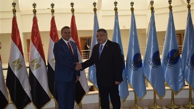 محافظ البحر الأحمر يستقبل السفير التشيكي لبحث تنشيط السياحة (صور)