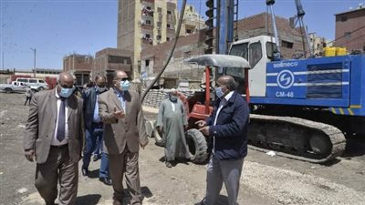 في زيارة مفاجأة لمدرسة الأمل الثانوية للصم.. محافظ أسيوط يحيل العاملين المتغيبين للتحقيق