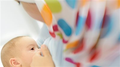 تعرف على حكم إفطار المرضع في رمضان وكفارتها