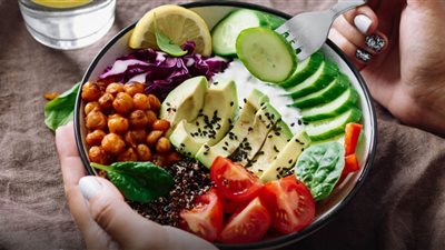 3 وصفات أكلات صحية وسريعة التحضير لوجبة العشاء.. لا تتجاوز 15 دقيقة