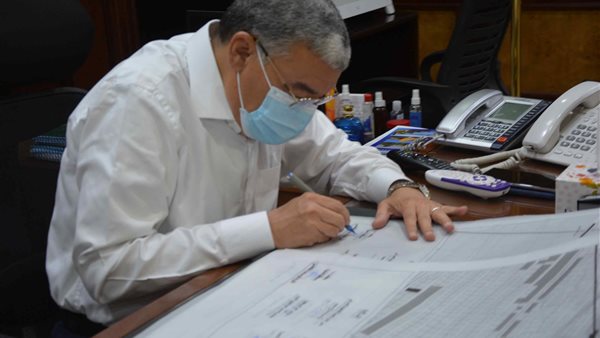 خلال اعتماد المحافظ