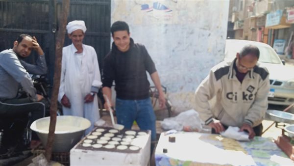 بيع القطايف في بني