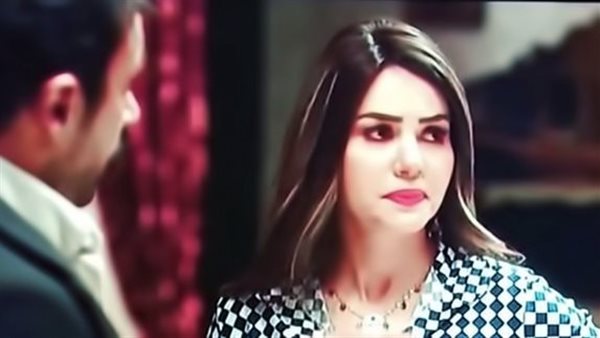 الفنانة دينا فؤاد