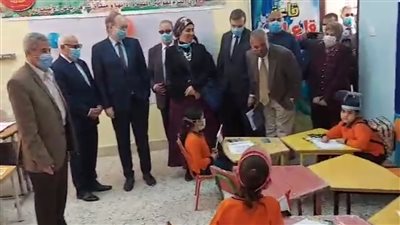 سفير الاتحاد الأوربي يتفقد مدرسة 