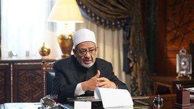 الإمام الأكبر ينعى ضحايا قطار طوخ بالقليوبية