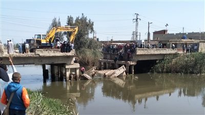 أول تعليق من وزارة الري على انهيار كوبري بكفر الشيخ