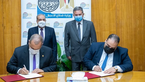 هشام توفيق وزير قطاع