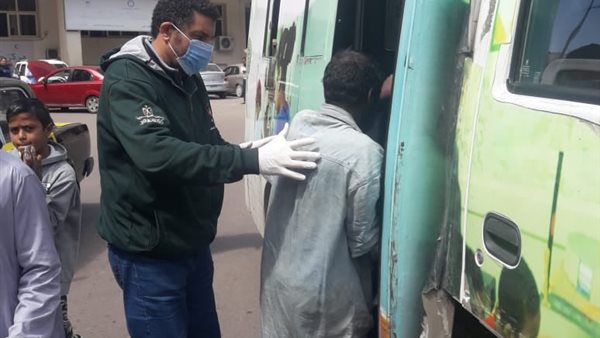 أطفال وكبار بلا مأوى