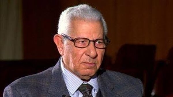 الصحفي مكرم محمد