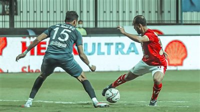 وليد سليمان يخرج مصابًا من مباراة الأهلي والنصر 