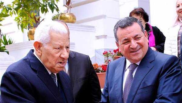 أسامة هيكل ومكرم