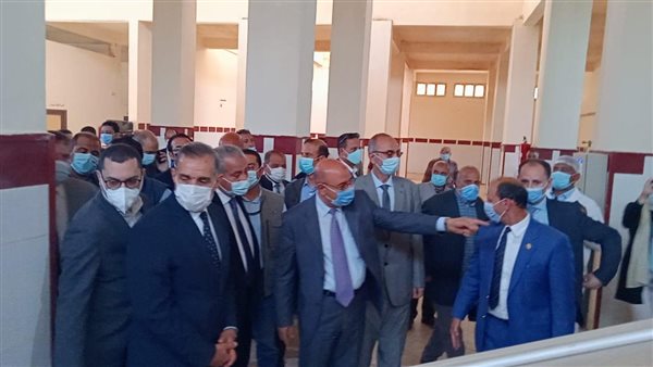 محافظ كفر الشيخ ووزير