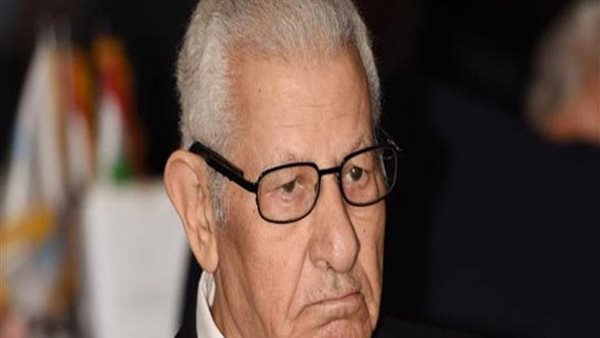 الكاتب الصحفي مكرم