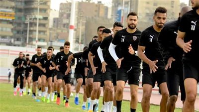 تدريبات بدنية للاعبي الأهلي والزمالك بفندق الإقامة