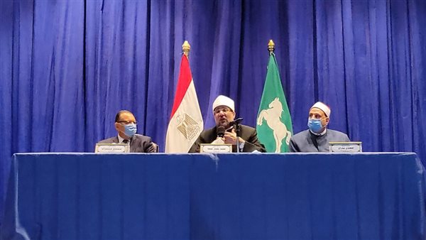 وزير الأوقاف خلال