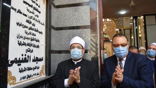 وزير الأوقاف خلال