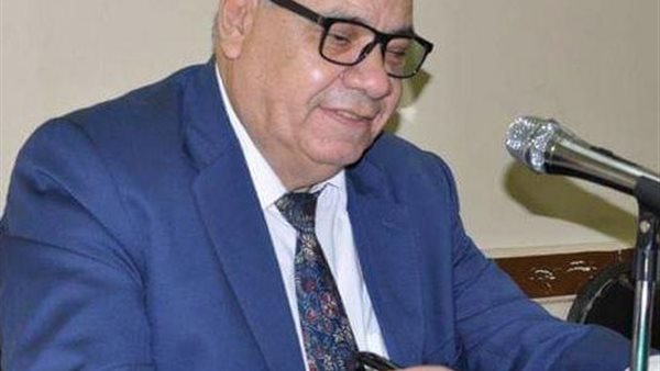 الدكتور عوض الغباري