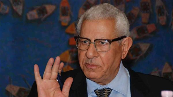 مكرم محمد أحمد