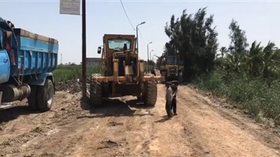 يربط 15 قرية بالطريق العام.. بدء تطوير ورصف طريق شارع الستين بالإسكندرية