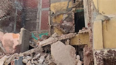 بعد انهيار أجزاء منهما.. إزالة عقارين بغرب الإسكندرية 