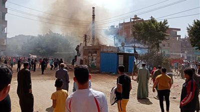 نشوب حريق بمحول كهرباء بطوخ ( صور)