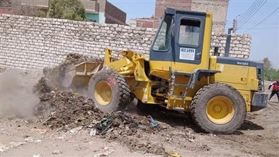 رفع 45 طنا من المخلفات الصلبة والقمامة لتوفير بيئة نظيفة بالمنيا