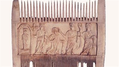  المتحف القبطي يعرض مشط  مصنوع من العاج