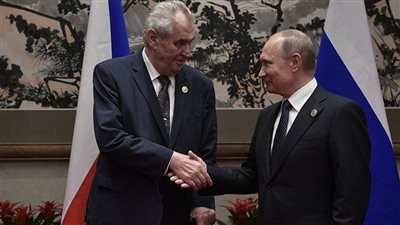 التشيك تطرد 18 دبلوماسيًا روسيًا بتهمة التجسس