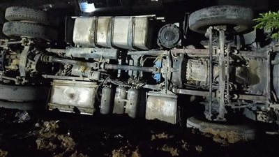 انقلاب تريلا مُحملة بمحصول البنجر في 