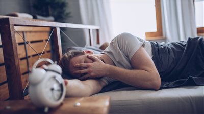 هل تشعر بـ تنميل في الذراعين أثناء النوم؟.. إليك الأسباب