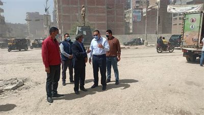 رصف 1000 متر لتطوير ميدان الشهيد أحمد منسي بالشرقية (صور)