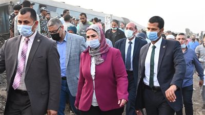 وزيرة التضامن تصل إلى موقع حادث قطار طوخ وتوجه بتقديم جميع أوجه الدعم للمصابين  