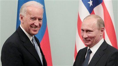 بوتين وبايدن يتحدثان هاتفيًا في أول اتصال منذ اشتعال الأزمة بينهما 