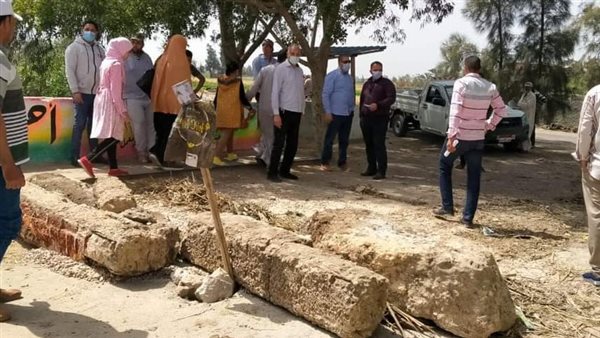 غلق كوبري بالبحيرة